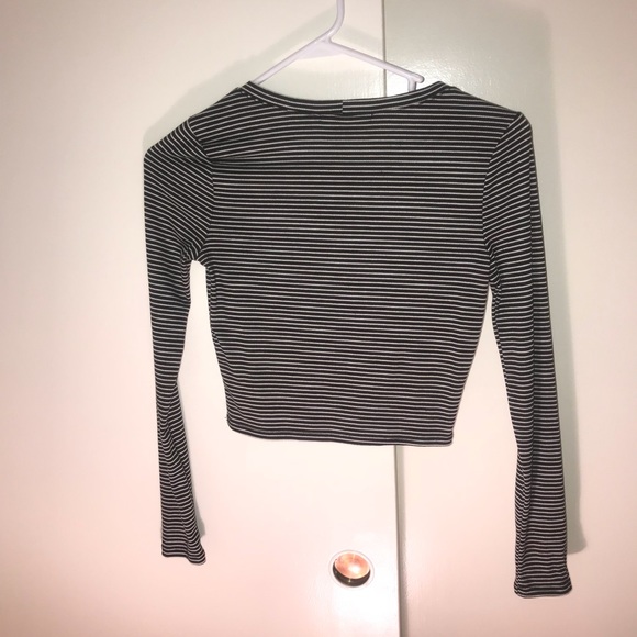 Forever 21 crop top - Picture 2 of 2